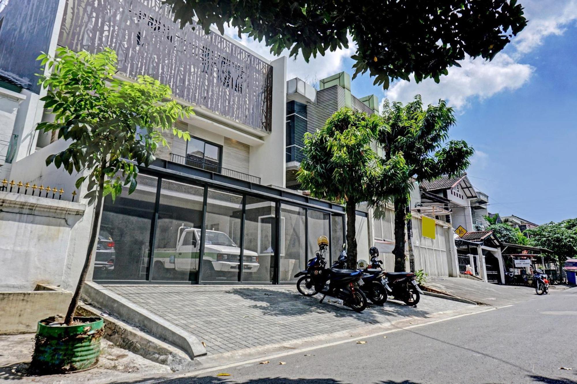 Super Oyo Capital O 90635 Tango Juliet Residence Jakarta Exterior foto